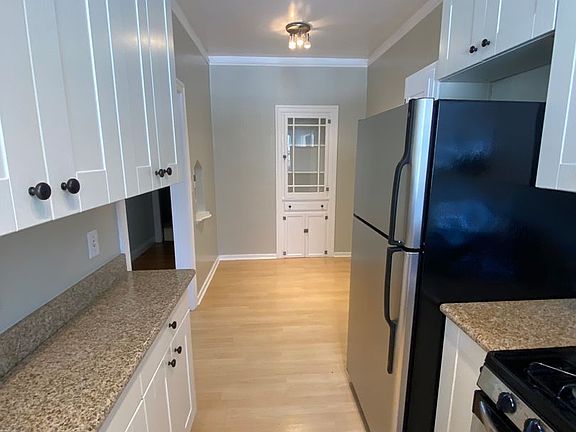 3rd image of 138 Monte Cresta Ave APT 410