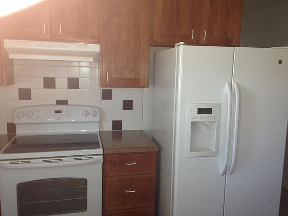 3rd image of 646 Dearborn Ave #A