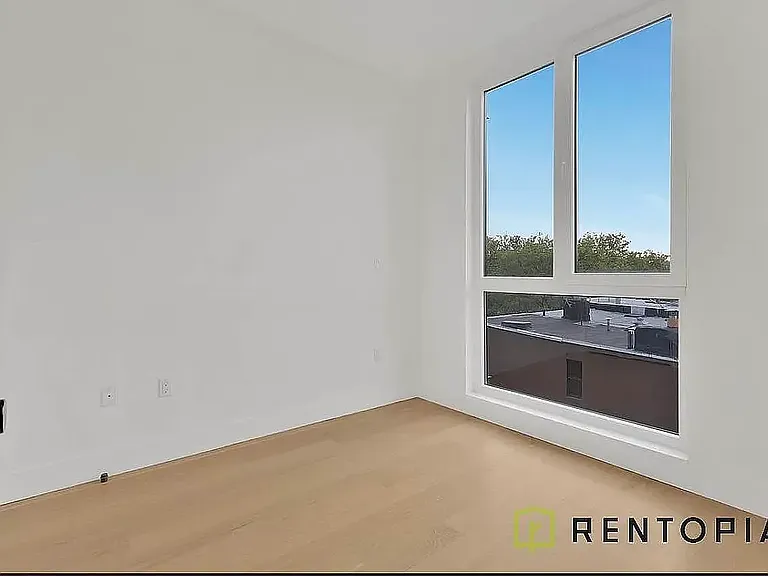 426 Tompkins Ave #3F — Photo 5