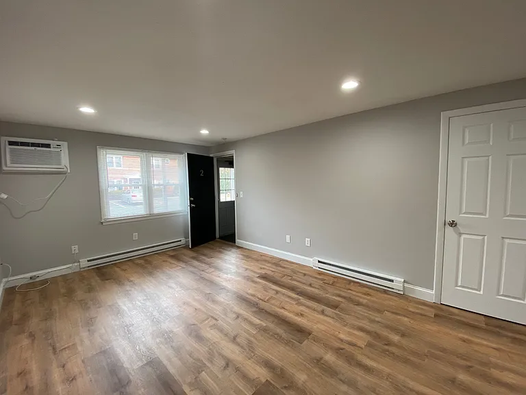 Evergreen Manor — Photo 22