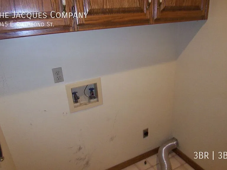 2045 E Richmond St — Photo 18