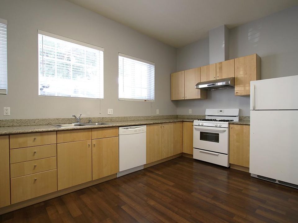 2nd image of 1510 Macarthur Blvd