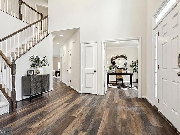 3rd image of 314 Woodfield Dr