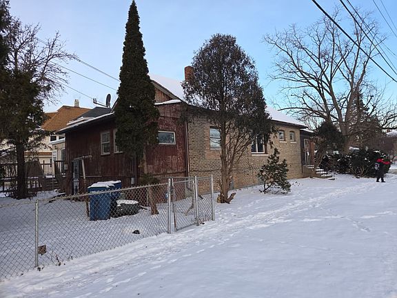 2nd image of 2219 Market St