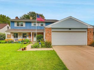 131 Berkshire Dr, Wheeling, IL 60090