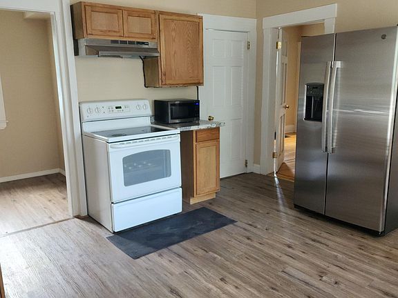 2nd image of 18 William St #1