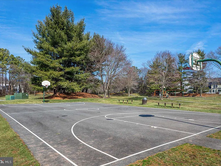 13116 Nestlewood Ct — Photo 49