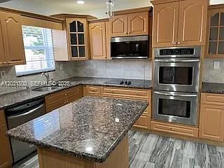 240 N 70th Way — Photo 3