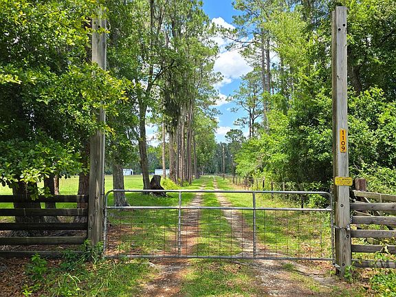 5th image of 1109 NE Gum Swamp Rd
