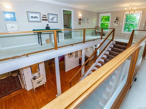 4th image of 274 Paisley Cir