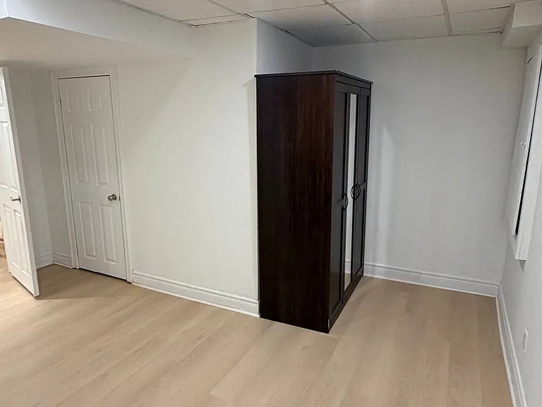 328 Woodspring Ave #BASEMENT — Photo 19