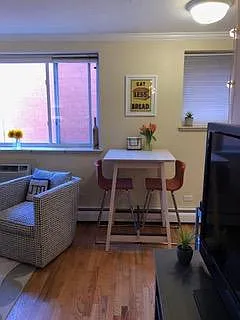 2 bed, 844 sqft, $1,800 — Photo 3
