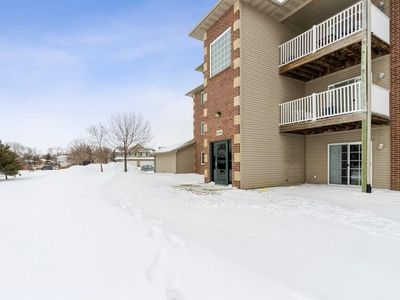 4140 100th St APT 3, Urbandale, IA, 50322