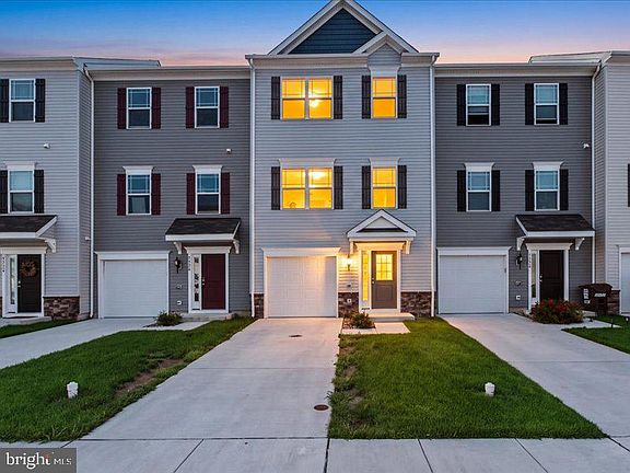 2nd image of 2504 Boeing Way