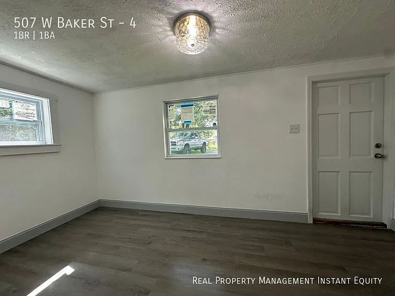 507 W Baker St #4 — Photo 4