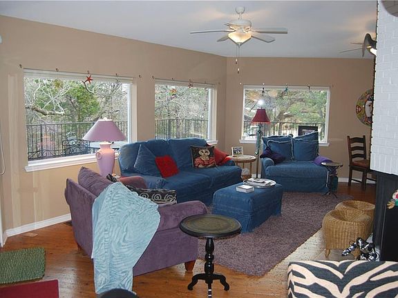 3rd image of 759 Lakecrest Dr