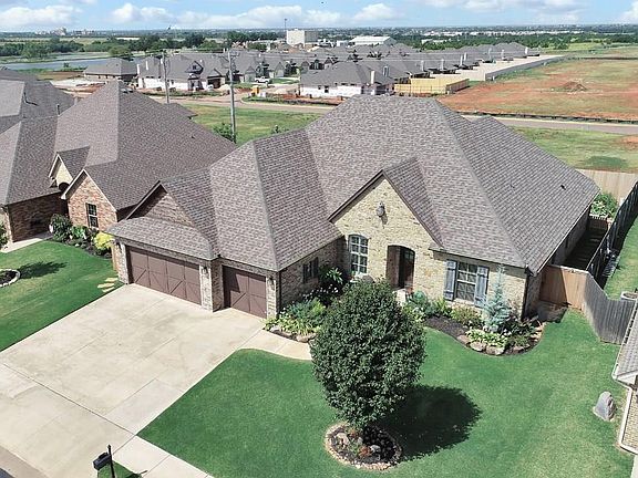 3rd image of 16001 James Thomas Ct