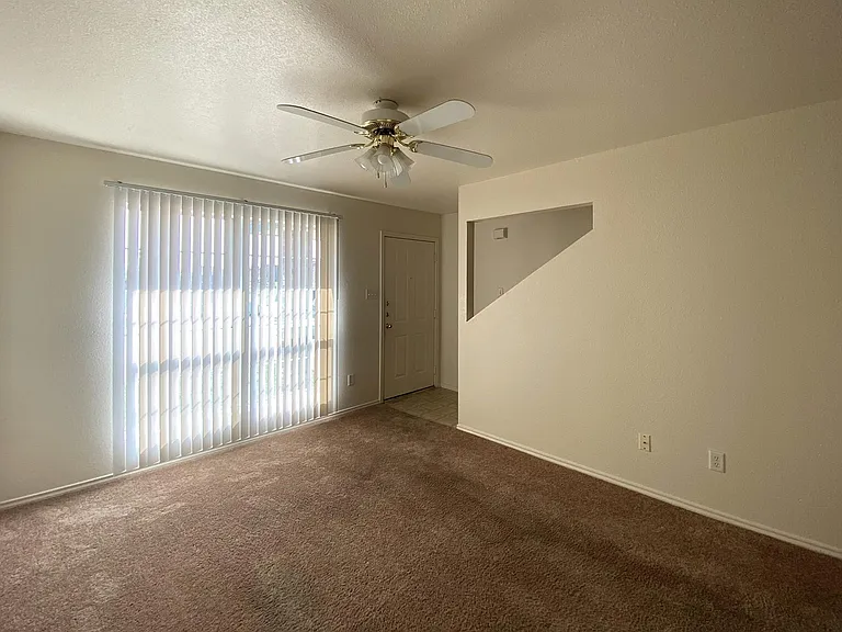 4603 Hudson Dr #B — Photo 6