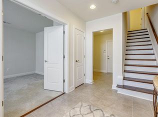 22894 Oakgrove Rd, Sterling, VA 20166