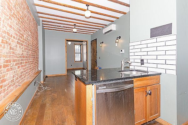 1st image of 202 Montrose Ave #2L