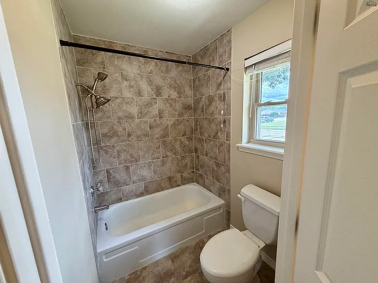 5201 Tower Dr — Photo 9