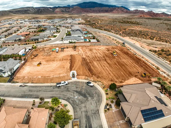 4 S Mustang St, Washington, UT 84780