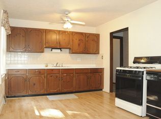 2304 NE Shady Lane Dr, Kansas City, MO 64118