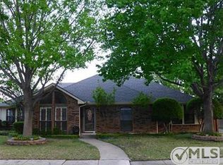 1102 Navajo Cir, Carrollton, TX 75007