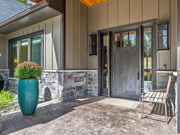 3rd image of 26 Eagle View Dr