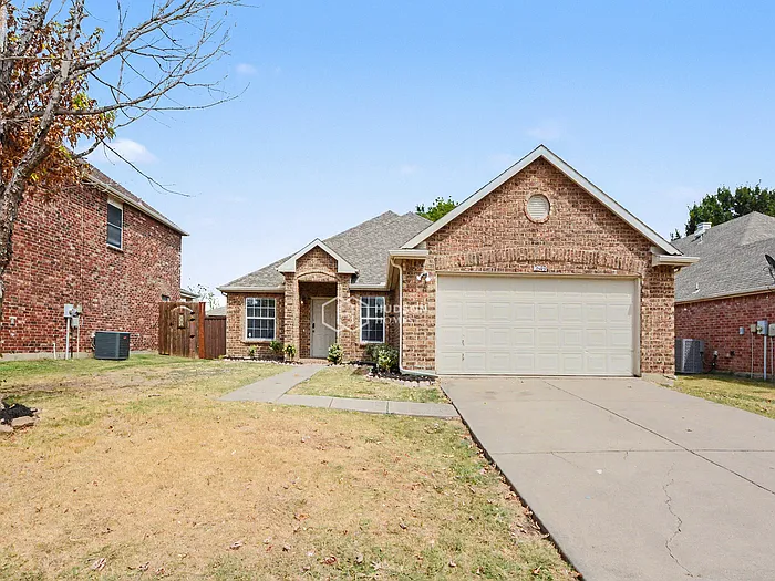 3 bed, 2.0 bath, 1773 sqft, $2,280 — Photo 3