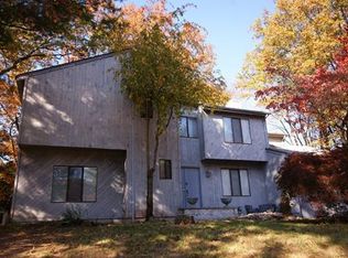 11 Westlake Ct, North Brunswick, NJ 08902