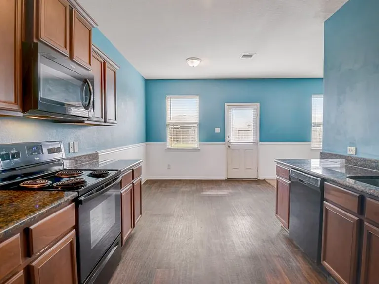 26035 Allan Poe Dr — Photo 4