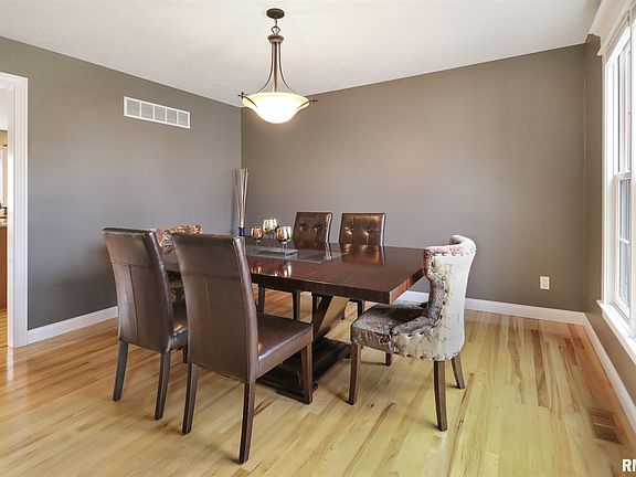 5th image of 7010 N Ironwood Dr