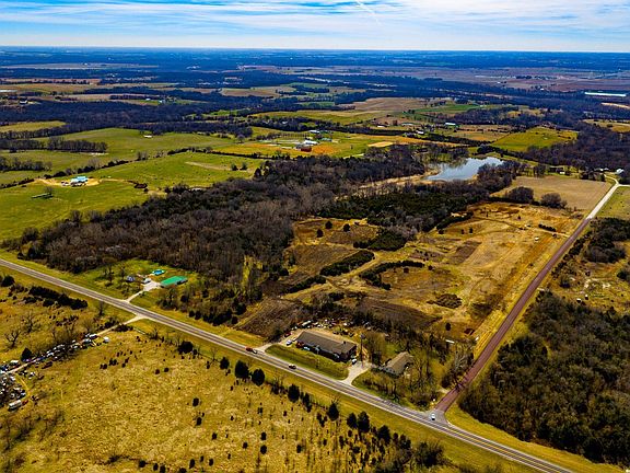 2nd image of 24091 Linwood Rd