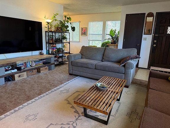 5th image of 424 Catskill Dr