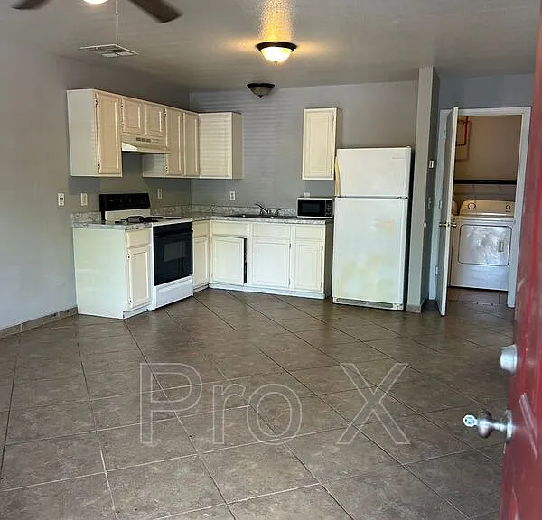 315 Texas Ln #105 — Photo 8