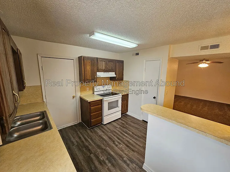 8009 N 117th East Ave — Photo 3