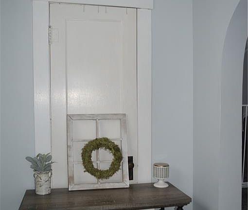5th image of 1054 N Main Ave