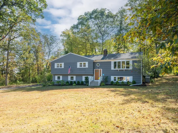 31 Oak Crest Drive, Brookfield, CT 06804