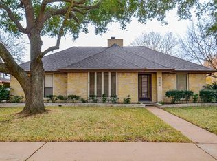 2902 Edgewood Dr, Sugar Land, TX 77479