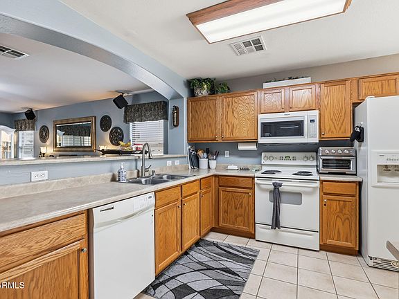 3rd image of 10602 W ROANOKE Avenue