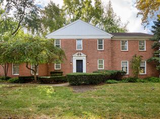 3815 Bordeaux Dr, Northbrook, IL 60062