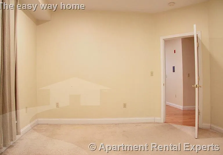 460 Green St #3 — Photo 13