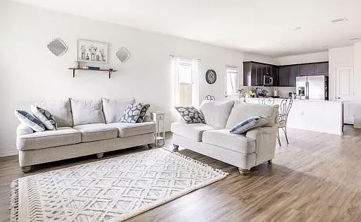 14116 Lyndora Ln — Photo 2