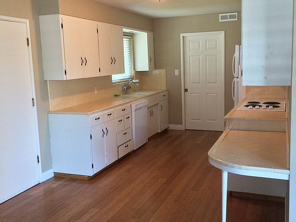 Light and bright kitchen