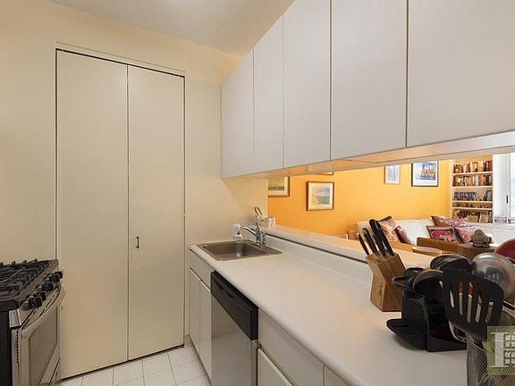 4th image of 101 W 79th St APT 5B