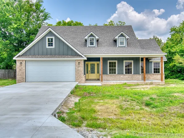 109 E 4th St S, Gore, OK 74435