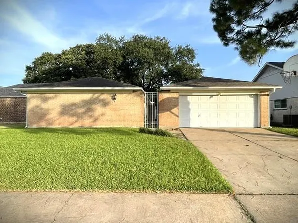 15714 Echo Hill Dr, Houston, TX 77059