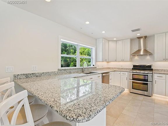 3rd image of 8035 SE Mansion Ln