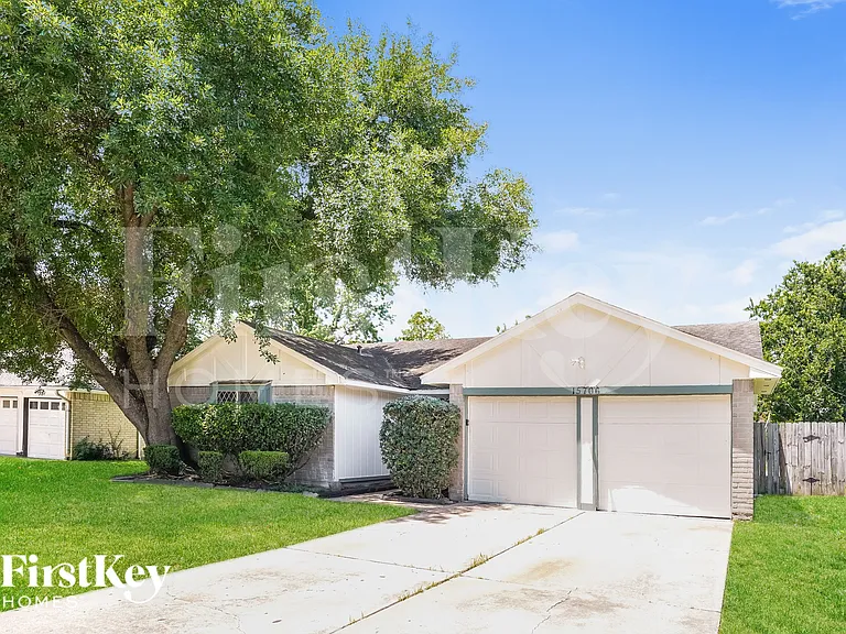 15706 Tammany Ln — Photo 2